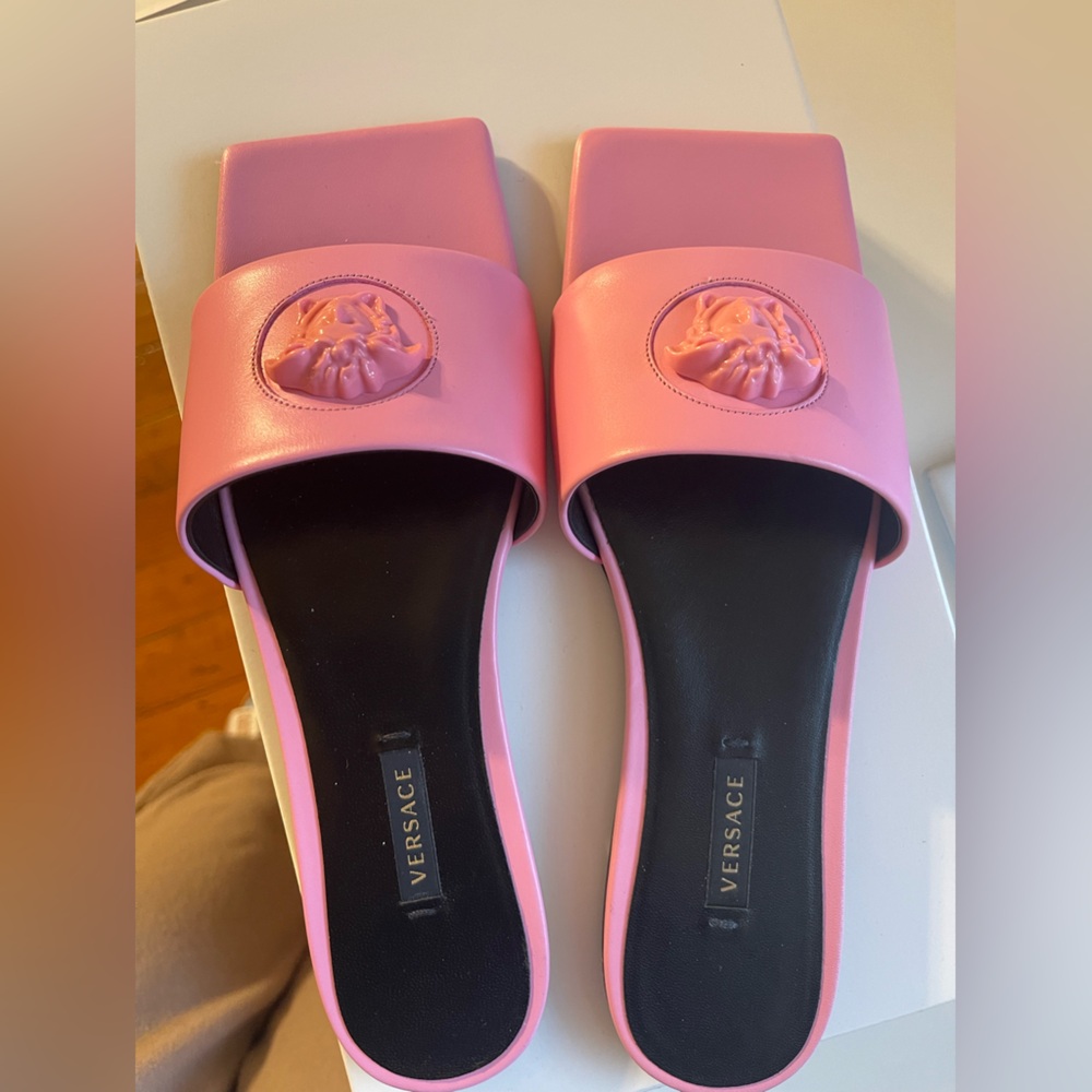 Versace La Medusa pink sandals